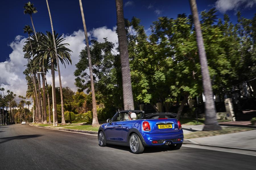  Mini Cooper S Cabrio (F57) 2018 года  (WW) (фото 18 из 222)